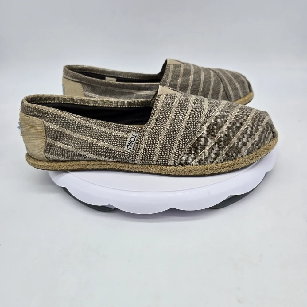 Toms Shoes Women's 10 Gray Striped Canvas Espadrille Flat Casual